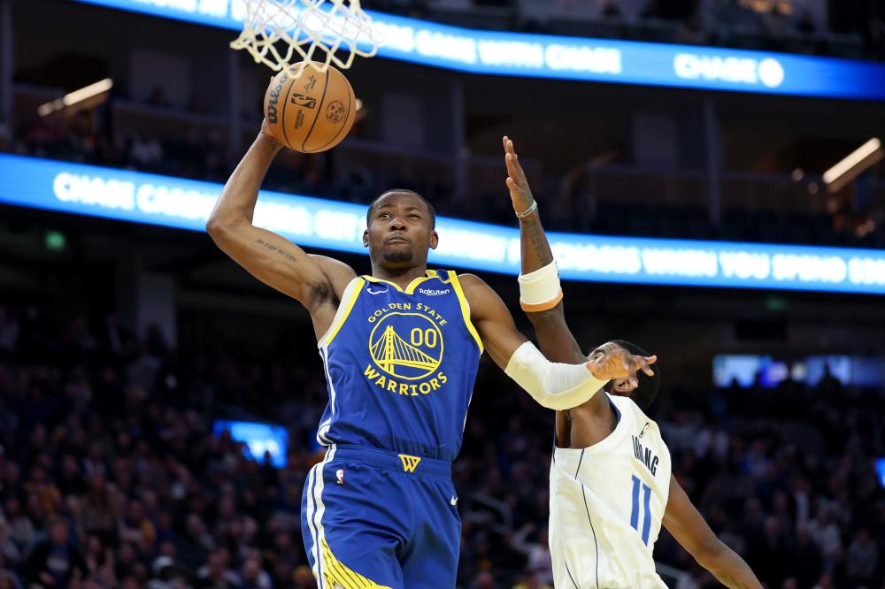 足球产业中 足球产业中