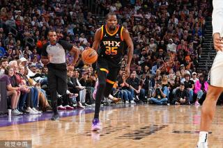 示意将镜头 示意将镜头